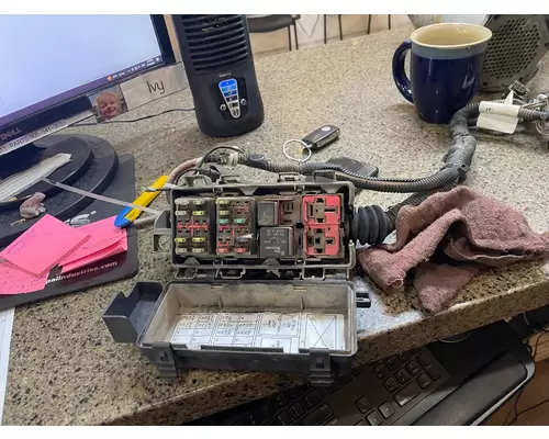 KENWORTH T800 Fuse Box