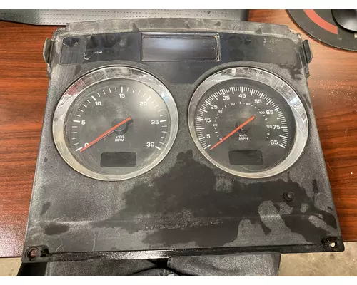 KENWORTH T800 Instrument Cluster