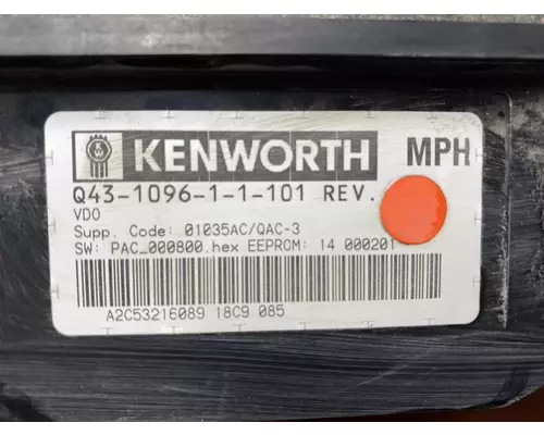 KENWORTH T800 Instrument Cluster