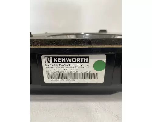 KENWORTH T800 Instrument Cluster