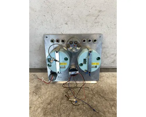 KENWORTH T800 Instrument Cluster