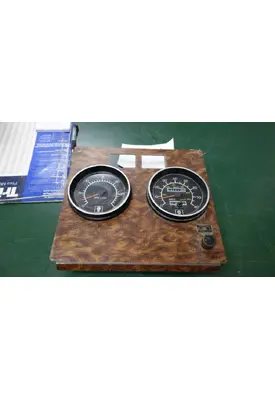 KENWORTH T800 Instrument Cluster