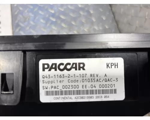 KENWORTH T800 Instrument Cluster