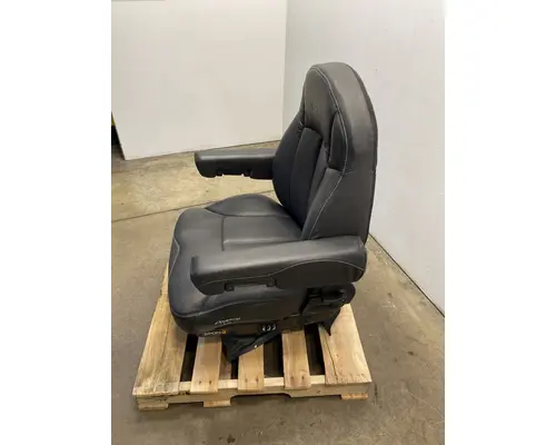 KENWORTH T800 Seat, Front