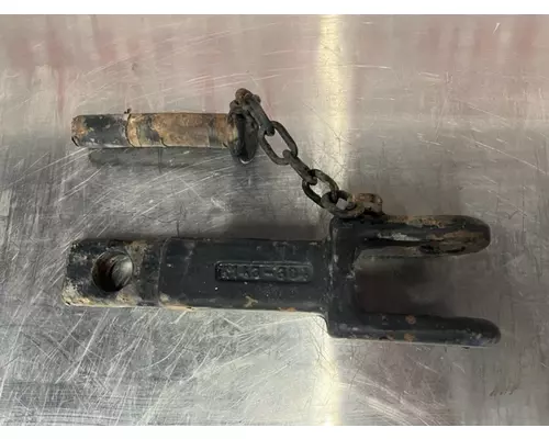 KENWORTH T800 TOW PIN, HITCH, PINTLE