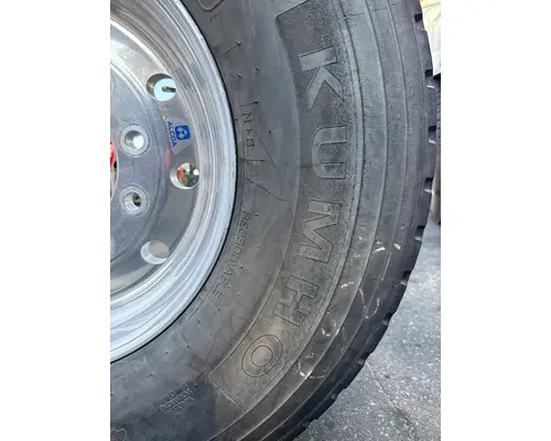 KENWORTH T800 Tire and Rim