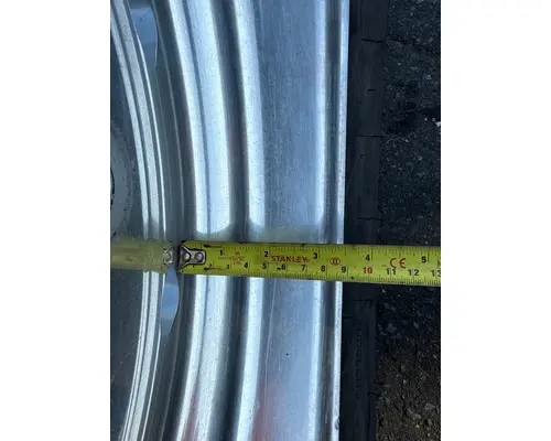 KENWORTH T800 Tire and Rim