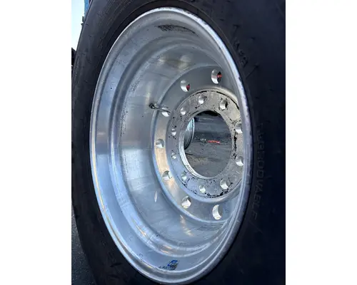 KENWORTH T800 Tire and Rim