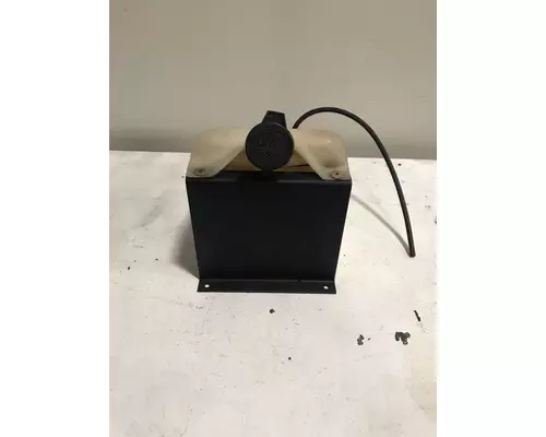 KENWORTH T800 Windshield Washer Reservoir