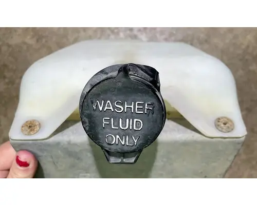 KENWORTH T800 Windshield Washer Reservoir