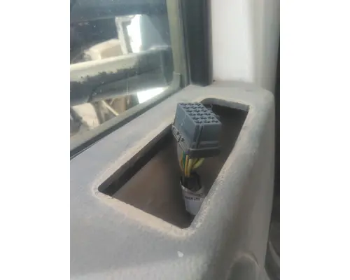 KENWORTH T880 2013-2026 DOOR ASSEMBLY, FRONT