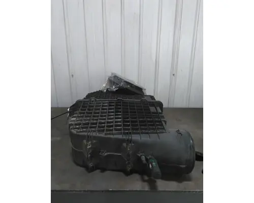 KENWORTH T880 AIR CLEANER