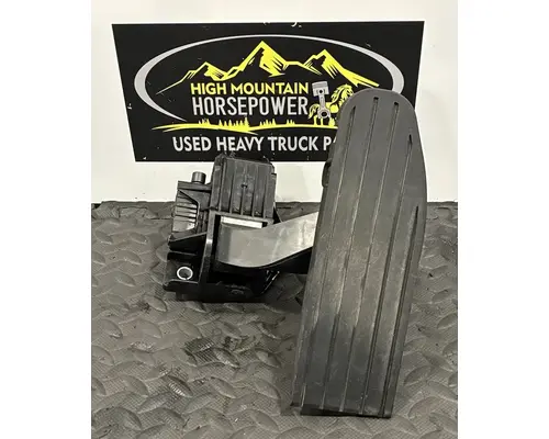 KENWORTH T880 Accelerator Parts