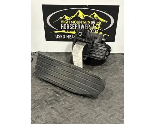 KENWORTH T880 Accelerator Parts