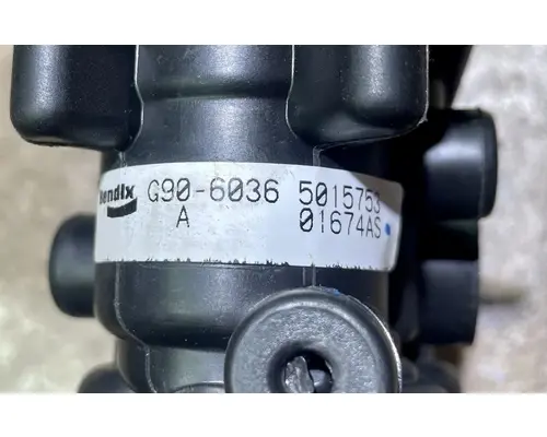 KENWORTH T880 Air Brake Dash Valve