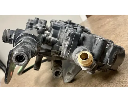 KENWORTH T880 AirBrake Relay Valve Assembly