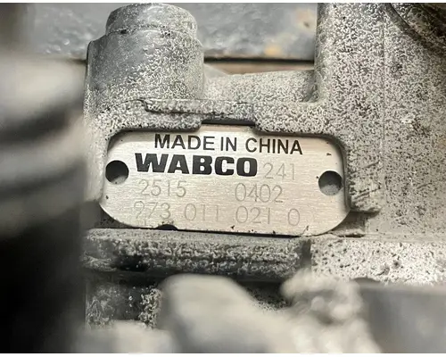 KENWORTH T880 AirBrake Relay Valve Assembly