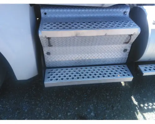KENWORTH T880 BATTERY BOX