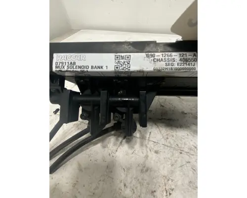 KENWORTH T880 Brake Proportioning Valve