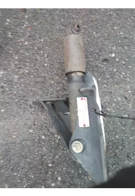 KENWORTH T880 CAB MOUNT,BRACKET