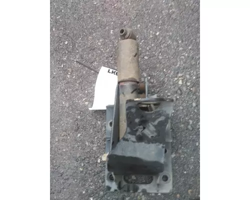 KENWORTH T880 CAB MOUNT,BRACKET