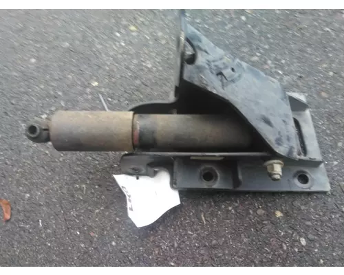 KENWORTH T880 CAB MOUNT,BRACKET