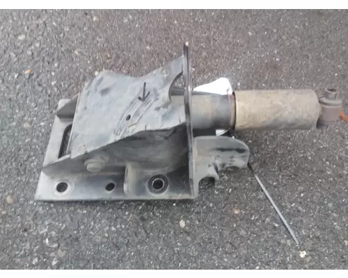 KENWORTH T880 CAB MOUNT,BRACKET