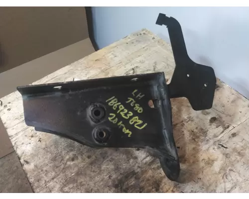 KENWORTH T880 CAB MOUNT,BRACKET
