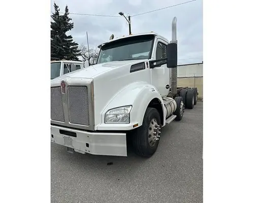 KENWORTH T880 Complete Vehicle