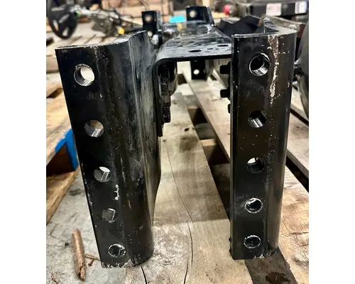 KENWORTH T880 Crossmember