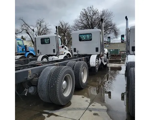 KENWORTH T880 Cutoff Assembly(Housing & Suspension only)