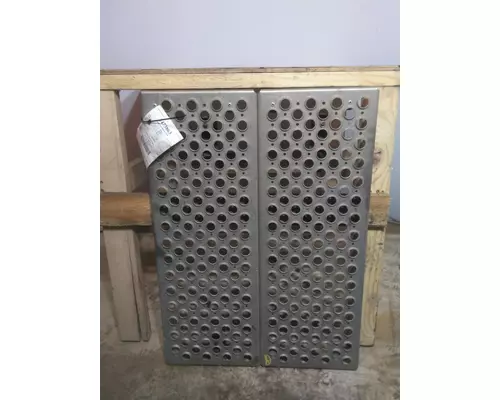 KENWORTH T880 DECK (CATWALK) STEP