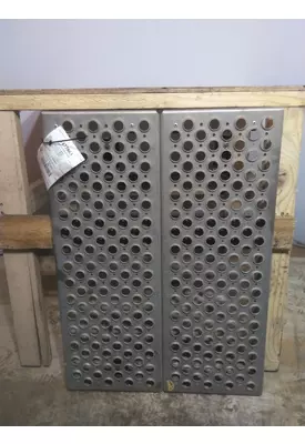 KENWORTH T880 DECK (CATWALK) STEP