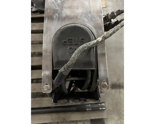 KENWORTH T880 DEF Tank