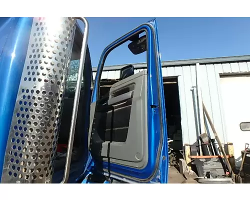 KENWORTH T880 Door Assembly, Front