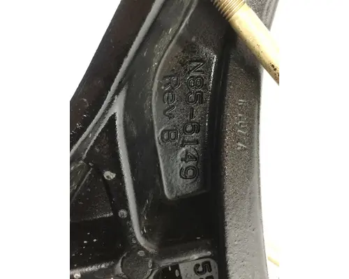 KENWORTH T880 FENDER MOUNTING