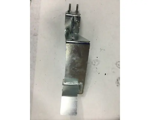 KENWORTH T880 FENDER MOUNTING
