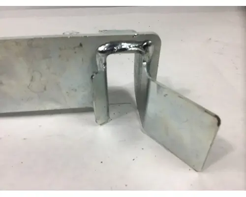 KENWORTH T880 FENDER MOUNTING