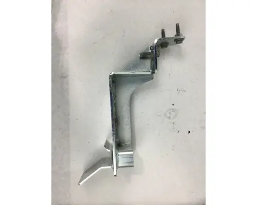 KENWORTH T880 FENDER MOUNTING