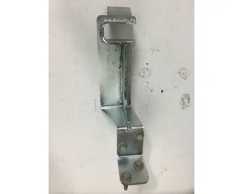 KENWORTH T880 FENDER MOUNTING