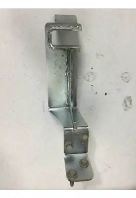 KENWORTH T880 FENDER MOUNTING