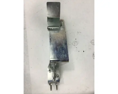 KENWORTH T880 FENDER MOUNTING