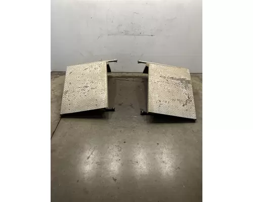 KENWORTH T880 Fender Extension