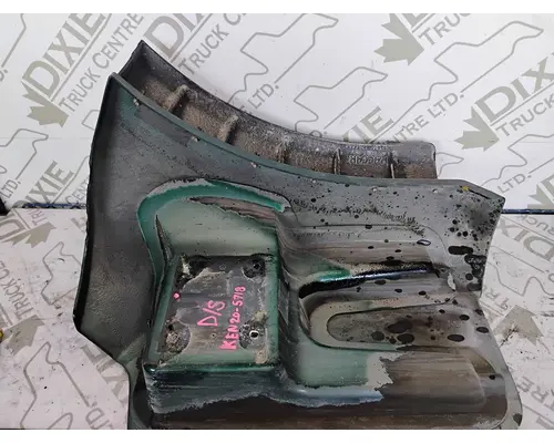 KENWORTH T880 Fender Extension