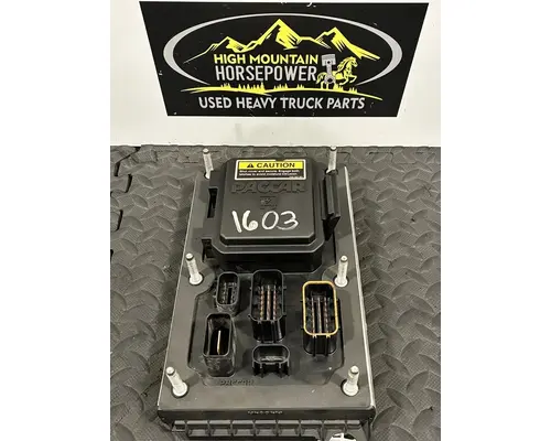 KENWORTH T880 Fuse Box