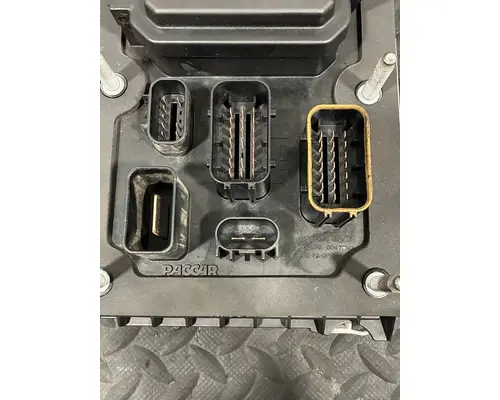KENWORTH T880 Fuse Box