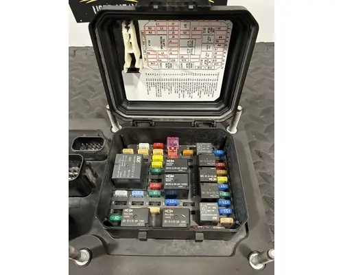 KENWORTH T880 Fuse Box