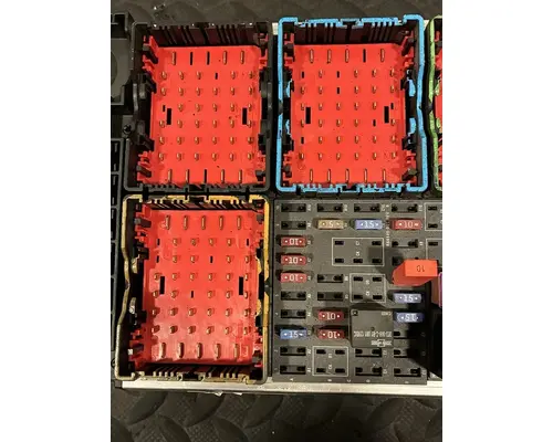 KENWORTH T880 Fuse Box
