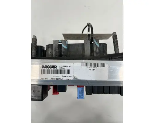 KENWORTH T880 Fuse Panel OEM# P2712320101 in Dorr, MI #628-10622