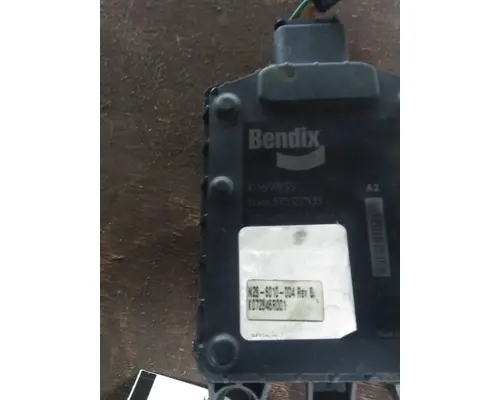 KENWORTH T880 HOOD BRACKET
